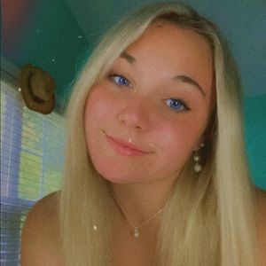 Meet your Posher, Katelyn